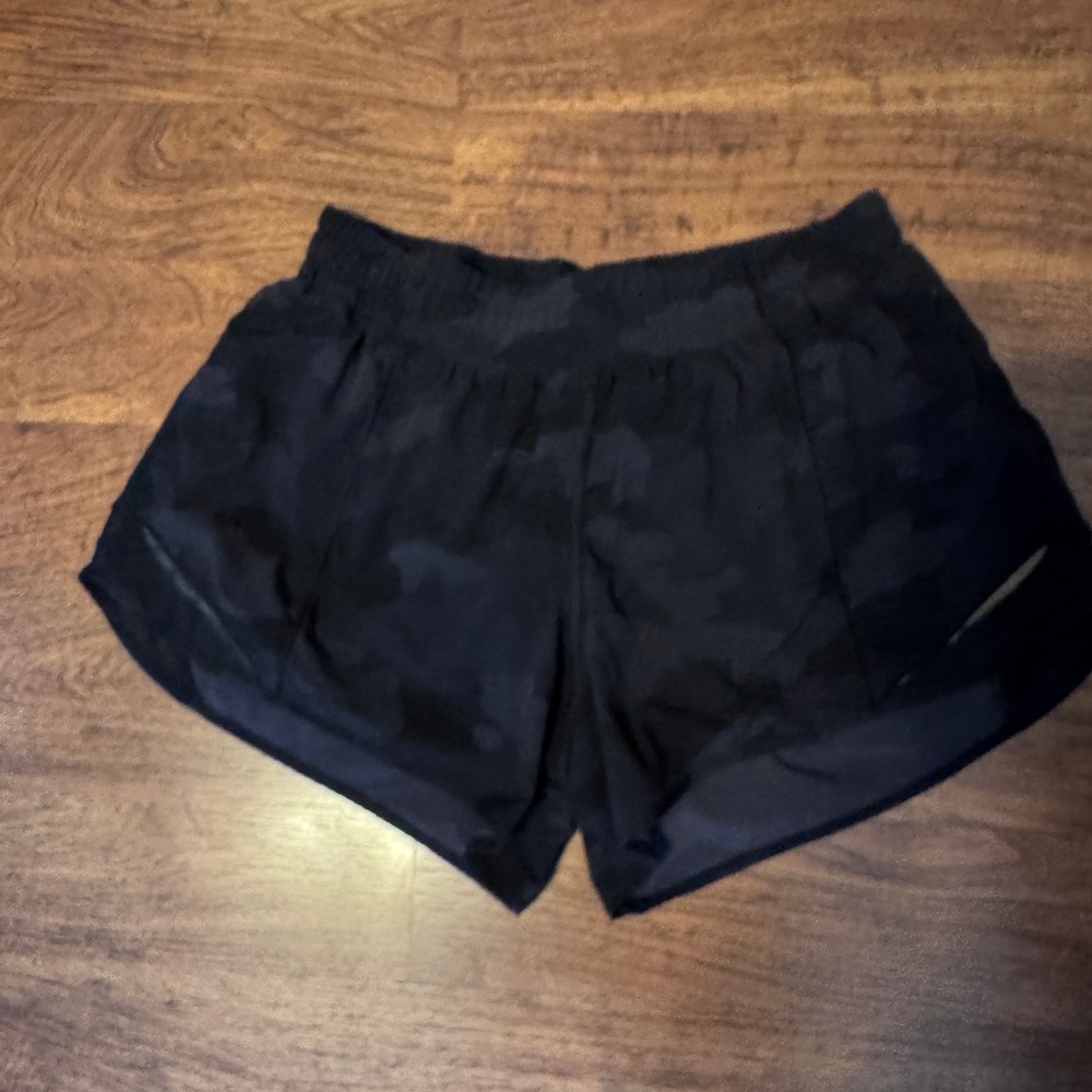 Lululemon Hotty hot shorts low rise